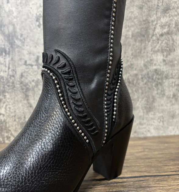Cuadra Women's Black Bovine Leather Western Boots – Round Toe