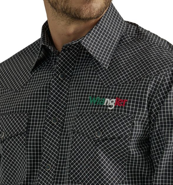 Wrangler Men’s Black Logo Long Sleeve Western Snap Shirt
