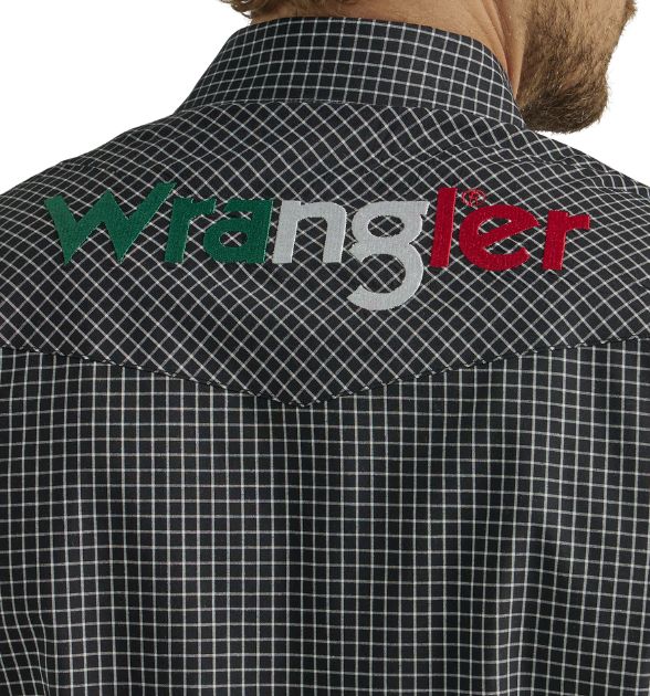 Wrangler Men’s Black Logo Long Sleeve Western Snap Shirt